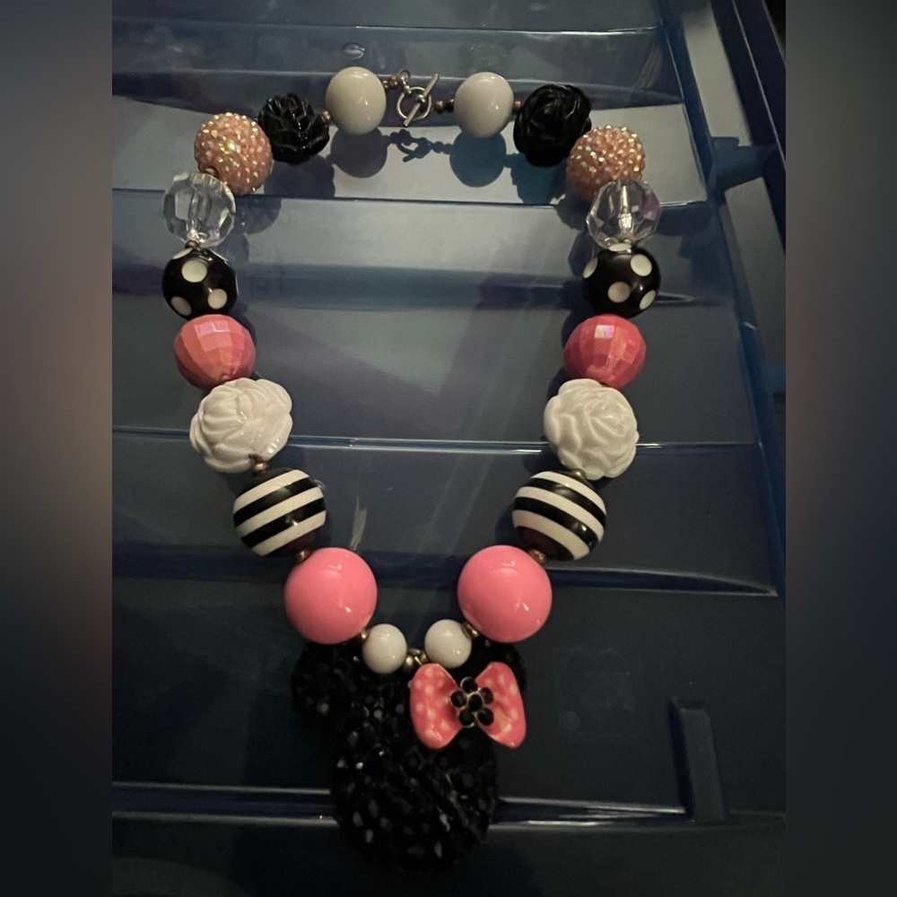 Minnie Mouse 18’ Necklace